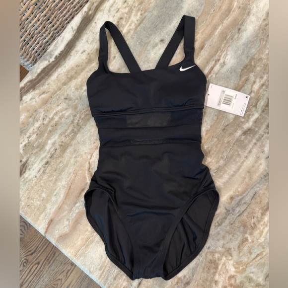 NWT Women’s NIKE V-Back one piece black swimsuit- Size XS - Picture 4 of 8